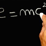 Explication de la formule E=mc2 (VIDEO)