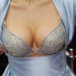 Adriana Lima et son soutien-gorge à 2 millions de dollars (PHOTOS ET VIDEO)