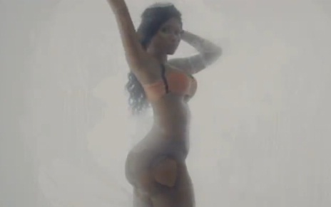 Nicki Minaj – Right Thru Me (CLIP)