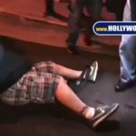 Paris Hilton et son fiancé renverse un paparazzi ! (VIDEO)