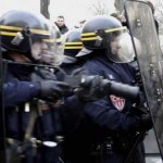 Un journaliste de Canal+ matraqué par les CRS (VIDEO)