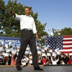 Un homme lance un livre à Obama… en espérant qu&rsquo;il le lise (VIDEO)
