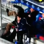 Quand l&rsquo;entraîneur de Cluj pète les plombs (VIDEO)