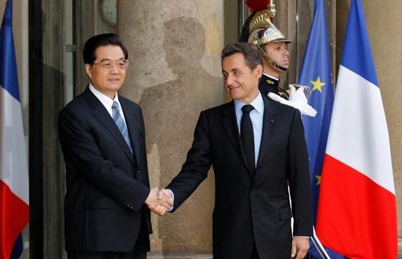 Cortège exceptionnel du président chinois Hu Jintao à Paris (VIDEO)