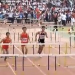 Régis court le 110 mètres haies (VIDEO)