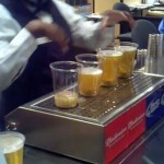 Machine à bière qui remplit les gobelets par le fond (VIDEO)