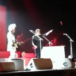 Johnny Hallyday en pleine forme sur scène avec M (VIDEO)