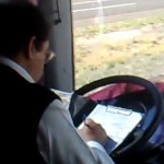 Un chauffeur de bus vraiment irresponsable (VIDEO)