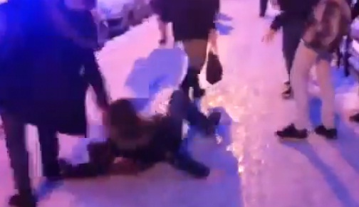 Attention ça glisse, chutes à gogo (VIDEO)