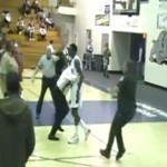Basket : Un joueur s&rsquo;en prend à l&rsquo;arbitre (VIDEO)