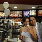 Ils se marient au McDonald&rsquo;s (VIDEO)