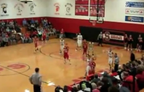 Il marque le panier de sa vie (VIDEO)