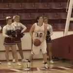 Elle marque un panier au buzzer…de son camp (VIDEO)