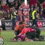 Choc : un rugbyman met l&rsquo;arbitre KO d&rsquo;un coup de genoux (VIDEO)