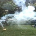 Une bataille de lance boules pétard qui finit mal (VIDEO)