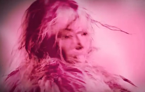 Kylie Minogue – Put Your Hands Up (VIDEO)