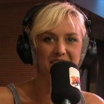 Un mec se fait prendre en flagrant délit d&rsquo;infidélité en direct à la radio (VIDEO)