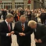 Le président allemand attaqué à coup d&rsquo;oeufs (VIDEO)