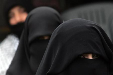 Le voile intégral interdit dans les lieux publics (VIDEO)