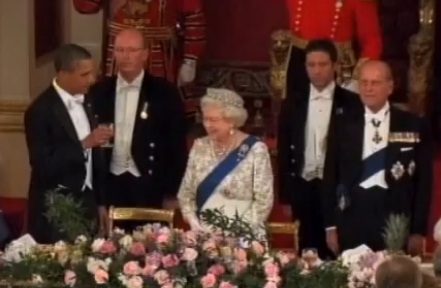La « grosse » gaffe de Barack Obama à Buckingham (VIDEO)