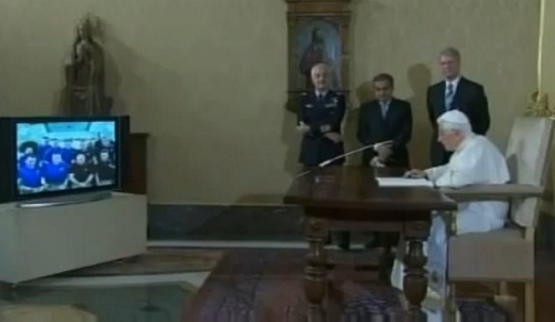 Insolite : Le pape dialogue par satellite avec l’équipage de l’ISS (VIDEO)