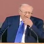 Le 1er ministre tunisien perd son dentier en plein discours (VIDEO)