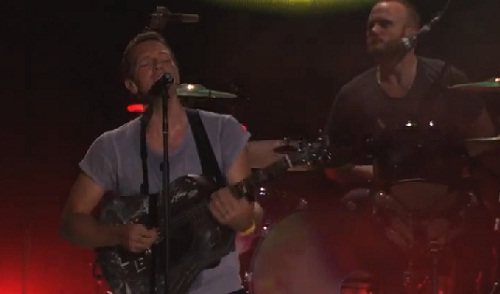 Coldplay – Charlie Brown (VIDEO)