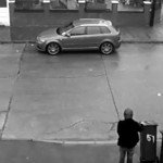 Émeutes de Londres : un casseur filmé en pleine action (VIDEO)