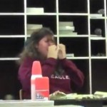 Elle éternue 39 fois de suite (VIDEO)