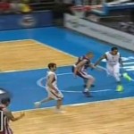 Eurobasket : arbitre qui se ramasse en plein match (VIDEO)