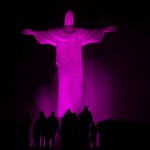 Brésil : le Christ rédempteur en rose pour la lutte contre le cancer du sein (VIDEO)