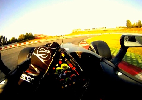 Formule 1 : caméra embarquée au niveau des yeux d’un pilote (VIDEO)
