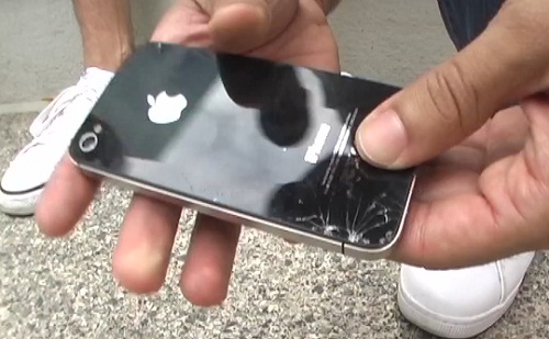 Crash test : iPhone 4S vs Samsung Galaxy S2 (VIDEO)