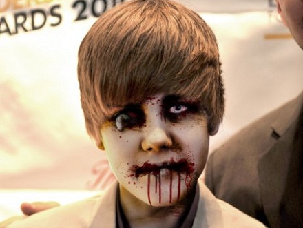 Halloween : stars transformées en zombies (PHOTOS)