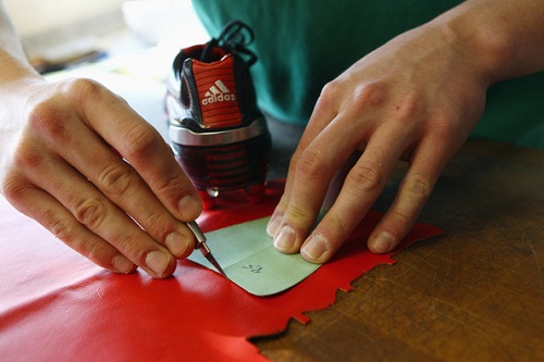 Inde : Adidas veut lancer une paire de chaussures à 1$