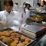 Serveuse chinoise plus rapide que l&rsquo;éclair ! (VIDEO)