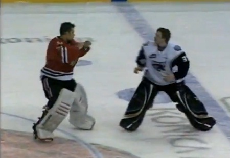 Hockey : grosse baston ! (VIDEO)