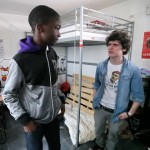 Hugo tout seul – J&rsquo;ai toujours voulu être noir ! (VIDEO)