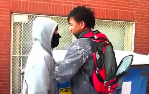 Choc : un garçon de 17 ans est dépouillé puis sauvagement tabassé par 7 jeunes (VIDEO)