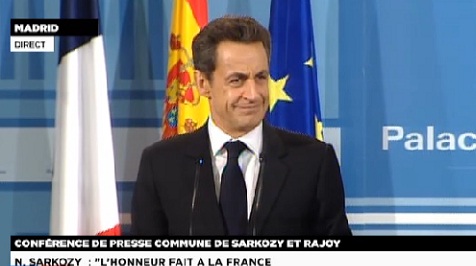 Sarkozy humilie un journaliste ! (VIDEO)