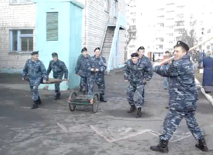 On sait aussi s&rsquo;amuser à l&rsquo;armée ! (VIDEO)