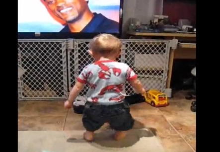 Bébé qui se déhanche sur « Gettin Jiggy with it » de Will Smith ! (VIDEO)