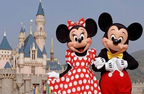Arrestation musclée au gaz lacrymogène à Disneyland (VIDEO)