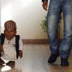 L&rsquo;homme le plus petit du monde mesure 54.6cm ! (VIDEO)