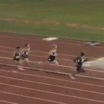 Un athlète oublie un tour lors d&rsquo;un 5000 mètres (VIDEO)