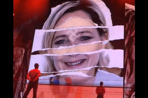 Marine Le Pen avec une croix gammée sur le front au concert de Madonna (VIDEO)