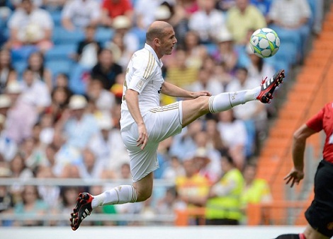 Real Madrid Legends vs Manchester United Legends : 3-2 (VIDEO)