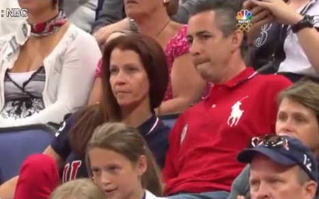 JO 2012 : Les parents de la gymnaste Aly Raisman font le show dans les tribunes (VIDEO)
