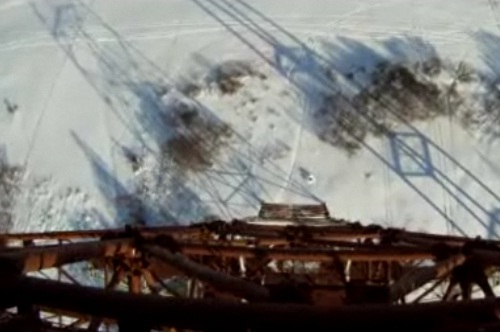 Un saut en parachute de 120 mètres tourne mal (VIDEO)