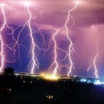 La foudre frappe simultanément les trois plus grands buildings de Chicago (VIDEO)